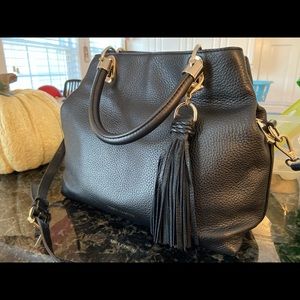 Like new Vince Camuto black leather bag